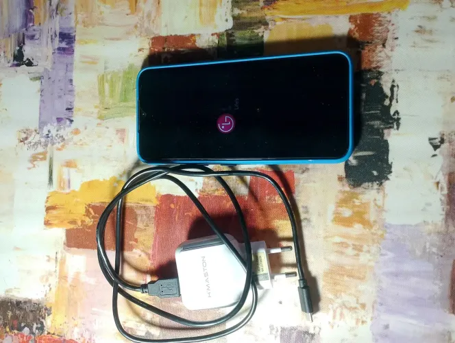 Celular à venda