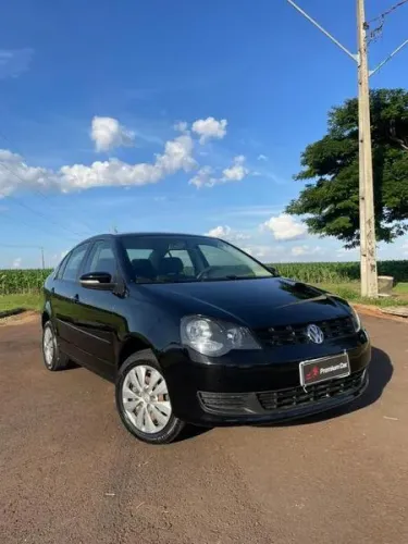 Volkswagen Polo Sedan 1.6 MI Total Flex 8V 4P 2014