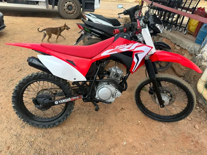 Xtz com roupa da crf