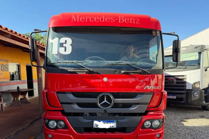 Vende se caminhão