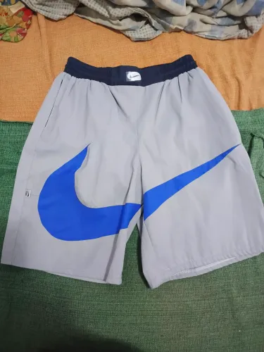 Bermuda Nike Cinza