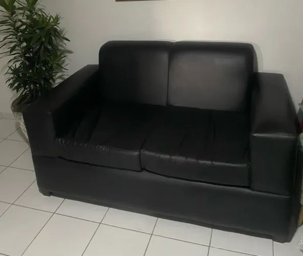 Sofá de couro 2 lugares