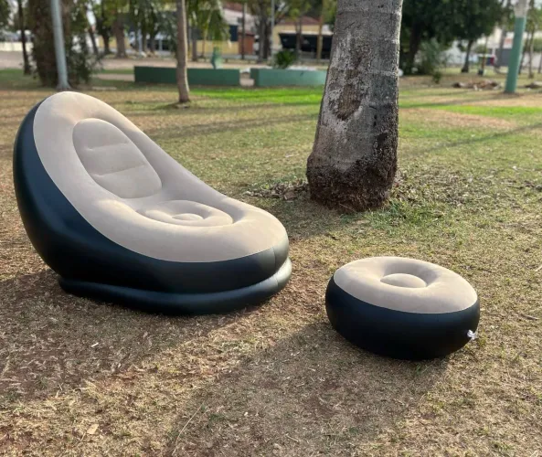 Puff inflável + encosto dos pés 
