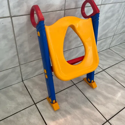 Escadinha e adaptador para sanitário