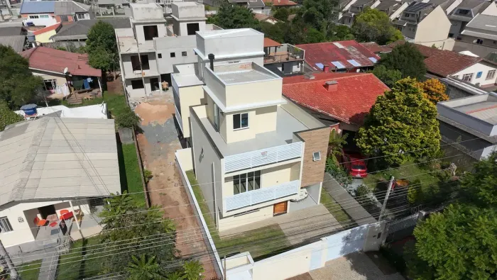 Casa de condomínio para venda tem 179 metros quadrados com 3 quartos