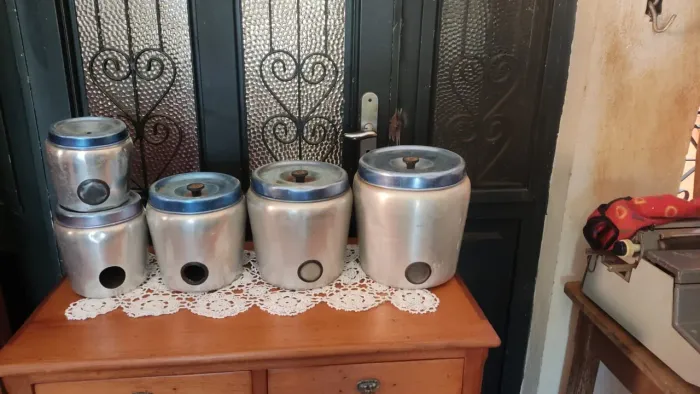 Conjunto.de.latas antigas fulgor