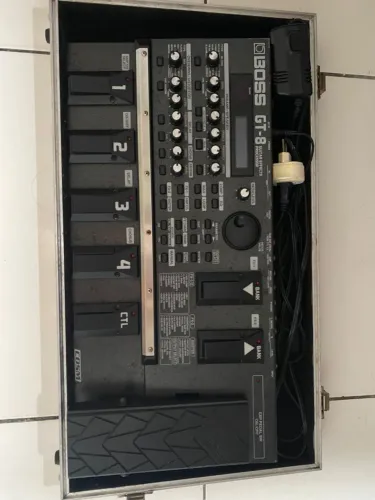 Pedaleira Boss GT-8