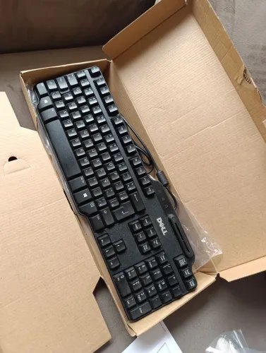 Teclado para computador Dell, em estado de zero. Na caixa .