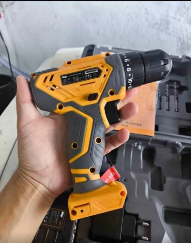 Parafusadeira e Furadeira a Bateria WAP WF 12K3.2 - Excelente Estado + Maleta e Acessórios