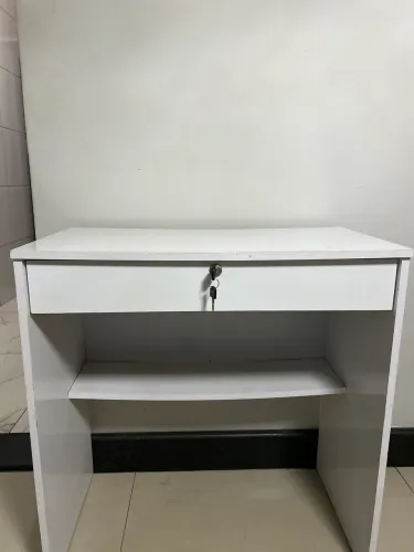 Escrivaninha Penteadeira Compacta com Gaveta e Chave - Perfeita p/ Estudo/Home Office