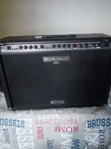 Caixa de som amplificada Guitarra 