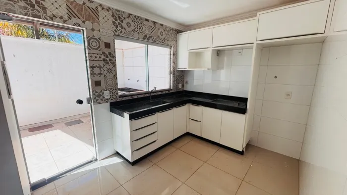 Sobrado com 3 Quartos e Closet à Venda na 110 Sul Palmas/TO