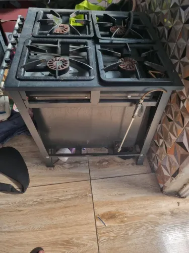 Vende se fogão industrial 4 boca e forno 499 valor
