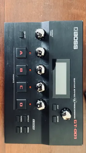 Boss GT-001