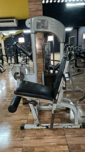 Cadeira extensora e mesa flexora 