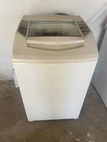 Máquina de lavar roupa semi nova em boa qualidade