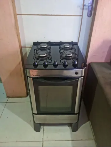 Vende-se fogão com tampa de vidro
