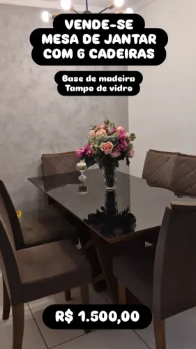 Mesa de jantar com 6 cadeiras