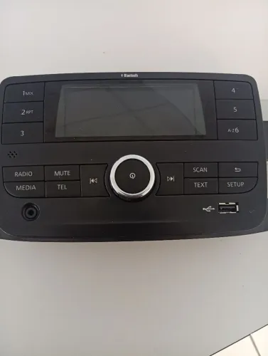 Vendo rádio AM, FM com blutuf, tudo funcionando, serve Wkid  Duster 2023 em diante 