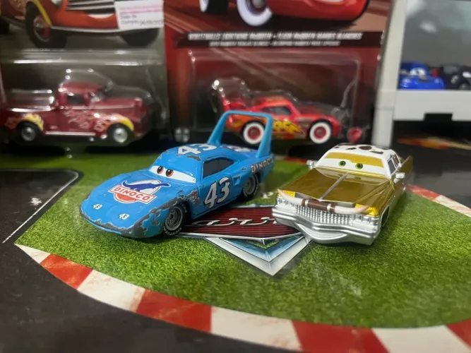 Cars Disney pixar Rei e Tex