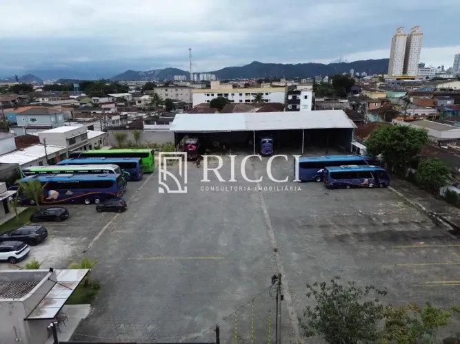 Pátio compartilhado com infraestrutura para Ônibus - Proibido caminhão acima de 2 eixos