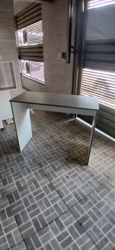 Mesa pra escritório ou estuda na promoção $ 100 pra retirar obs.sem gaveta so a mesa