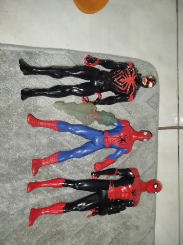 Bonecos Marvel: Homem aranha, homem de ferro, Hulk, capitão América, Thor, etc