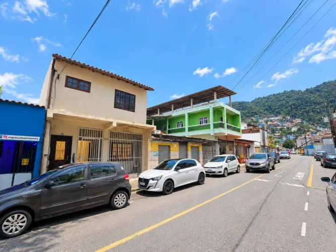 Sobrado para Locação em Angra dos Reis, Balneário, 1 dormitório, 1 banheiro