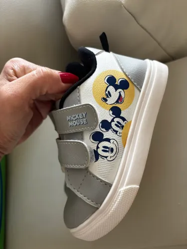 Tênis Mickey tamanho 24