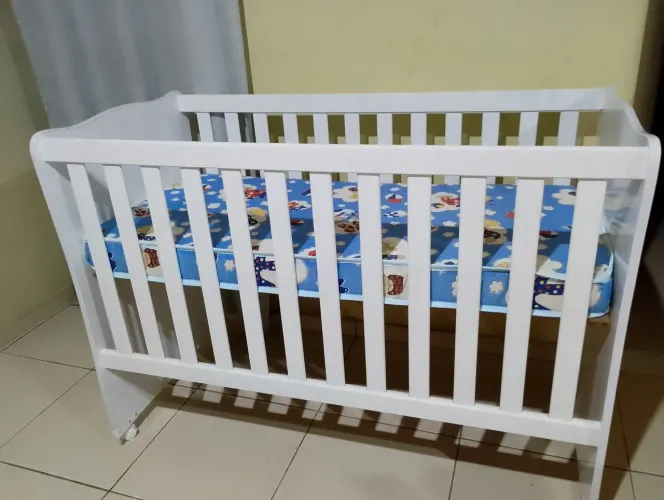 Berço americano evolutivo 3x1, incluso o colchão