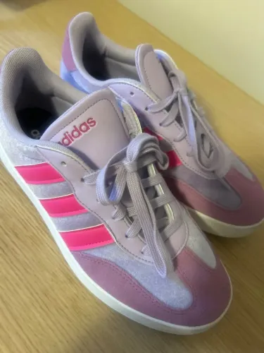 Tenis Adidas pouco usado