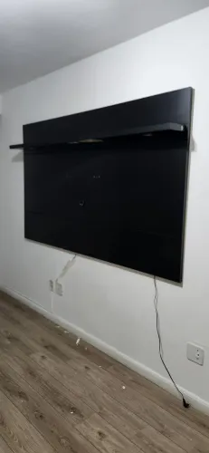 Painel de TV 218x133 cm