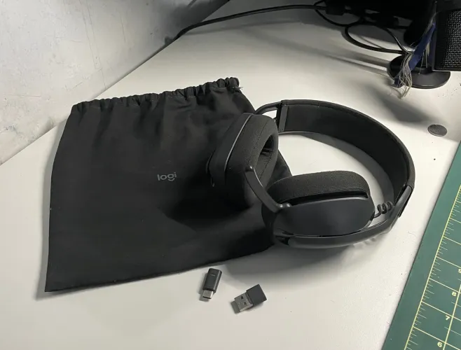 Headset Logitech Zone Vibe 100 Wireless e Bluetooth