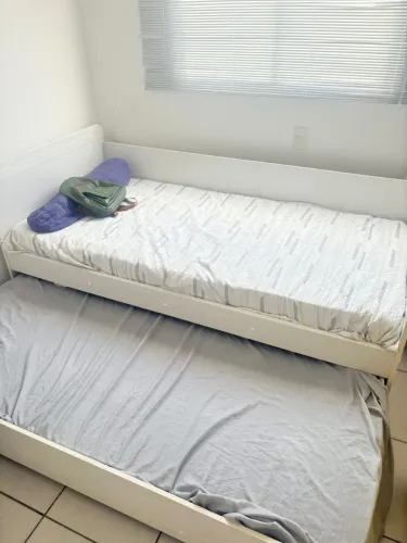 Cama Balcão solteiro com cama auxiliar ( colchões inclusos )