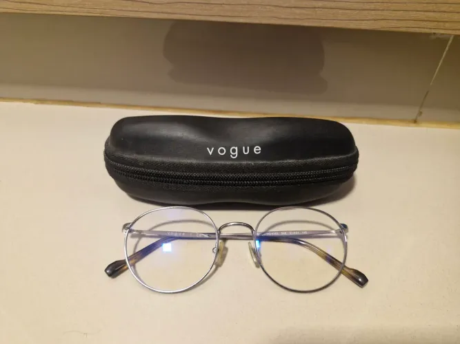 Armação Vogue