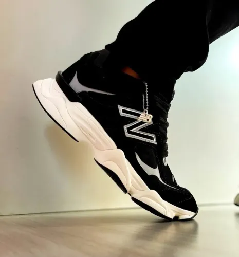 Vendo tenis new balance 9060 preto e branco novo 