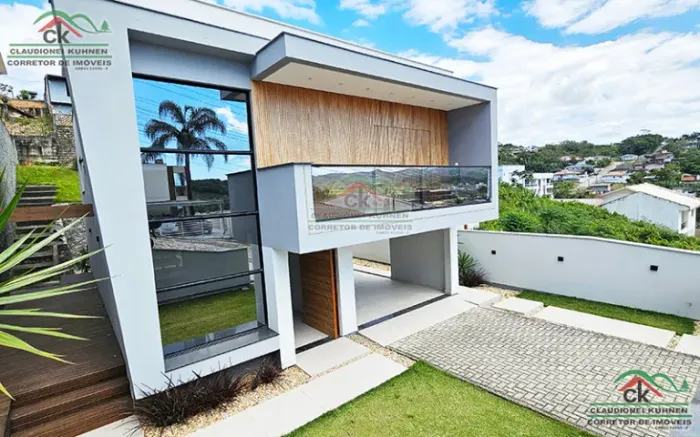 Casa sofisticada em Santo Amaro, com 03 suítes