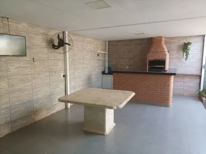 Apartamento térreo 2 quartos com área privativa e churrasqueira - Jd. Terra Branca