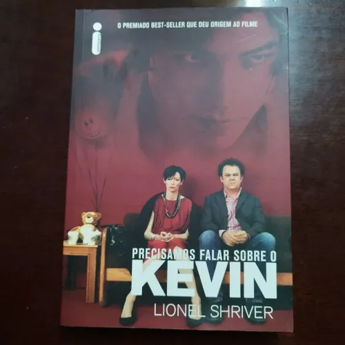 Livro Precisamos falar sobre o Kevin de Lionel Shriver
