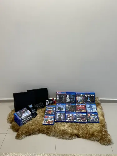 PS4 Slim Completo com Jogos Originais | Vários Kits e Combos Disponíveis