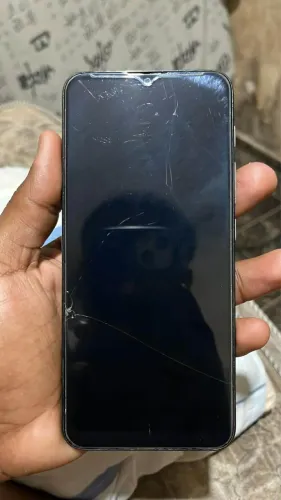 Motorola E20 (Quebrado, mas dá sinal de vida)