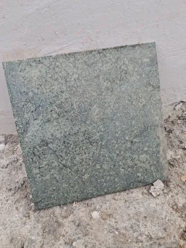 Porcelanato de luxo para piscina Portinari 20x20 contendo 33 metros 