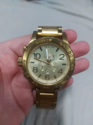 Vendo relógios Nixon