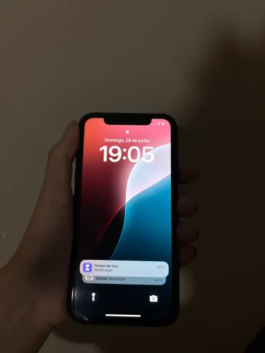 iPhone 11 64GB preto- Muito Bem Cuidado + Brindes