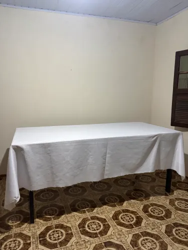 Mesa de Madeira Maciça com Estrutura de Ferro 