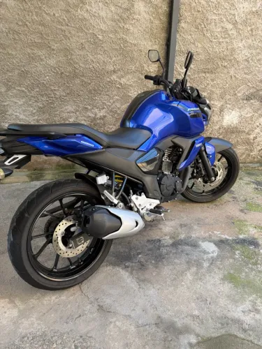 Moto FZ15 FAZER 150 FLEX