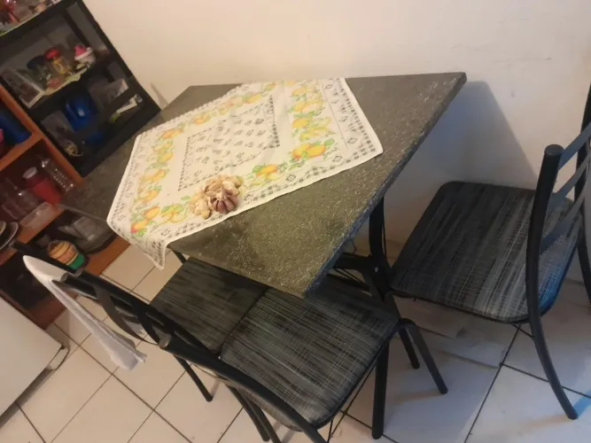 Mesa 4 cadeiras