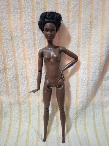 Barbie negra made to move (rara) com cabeça de fashionista