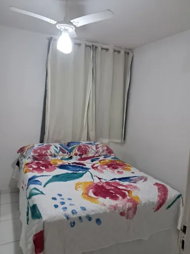 Alugo 1 quarto (Feminino)