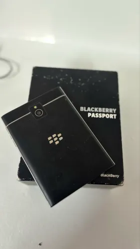 BlackBerry Passport Completo com Caixa, Carregador, Manual e Peça Extra